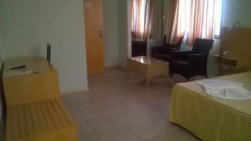 Hotel Roterdao Прая Екстериор снимка